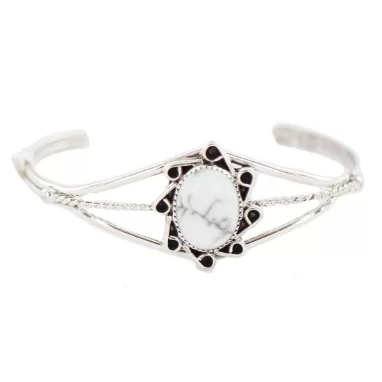 Navajo .925 Sterling Silver Handmade White Howlite Native American Bracelet 13122-4 Navajo .925 Sterling Silver Handmade White Howlite Native American Bracelet 13122-4