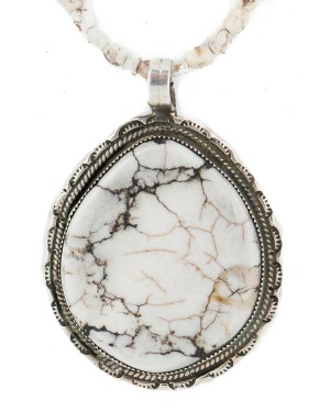 .925 Sterling Silver Certified Authentic Navajo Natural White Buffalo Native American Necklace 13070-15975-8