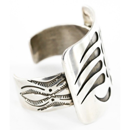 Collectable Large Handmade Certified Authentic Hopi Bear Paw Signed .925 Sterling Silver Native American Cuff Bracelet 12457-0